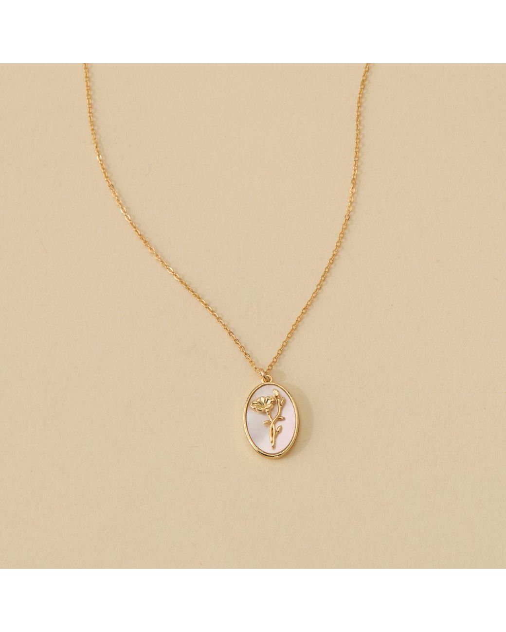 SET & STONES Metallic Katrina Birth Flower Necklace- February