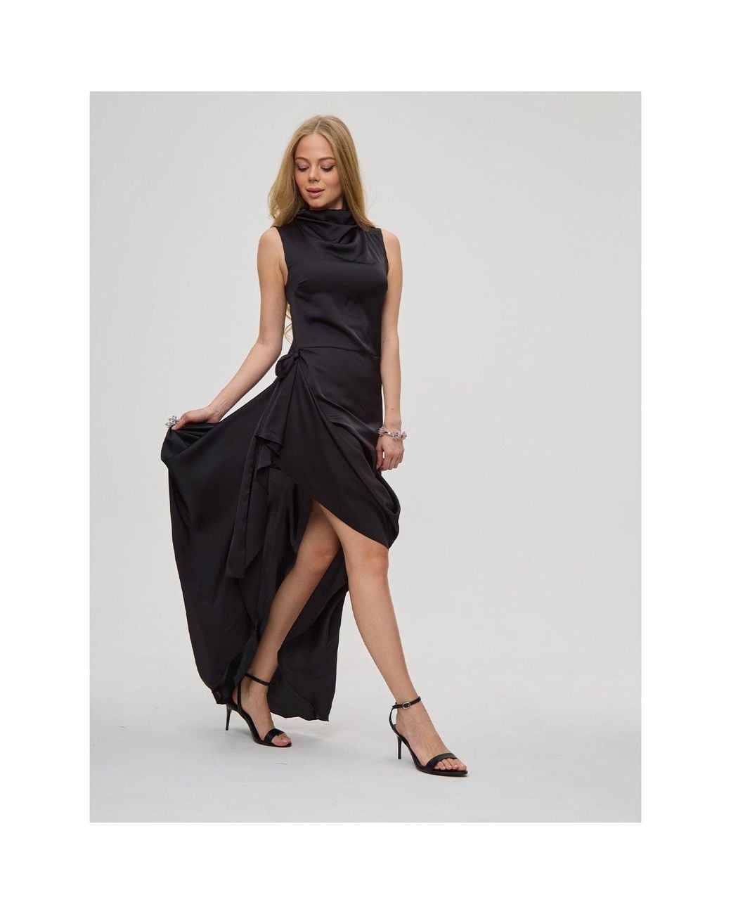 Mymokondo Black Curly House High Collar Transformable Dress
