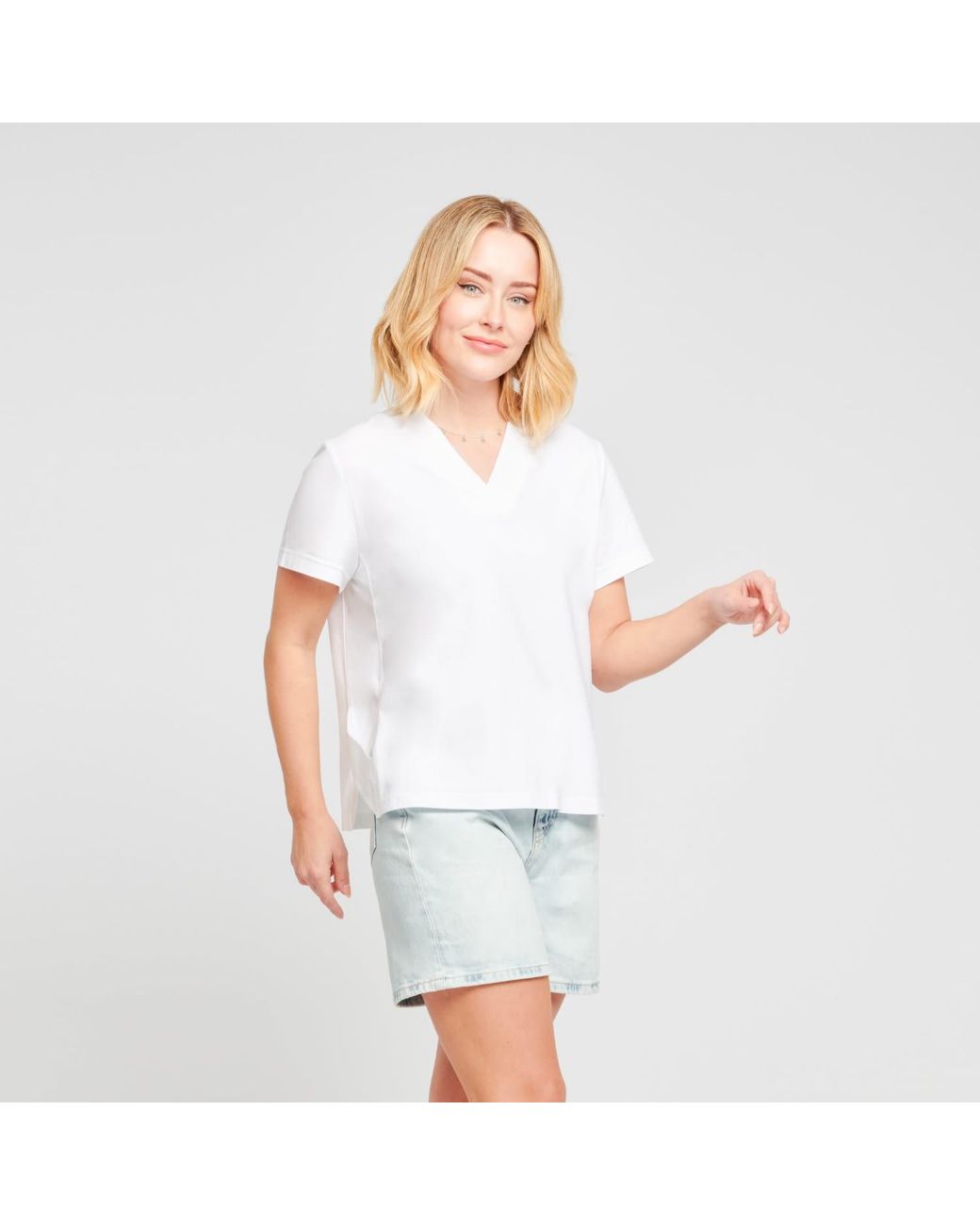 Auguri White Crossover T-Shirt