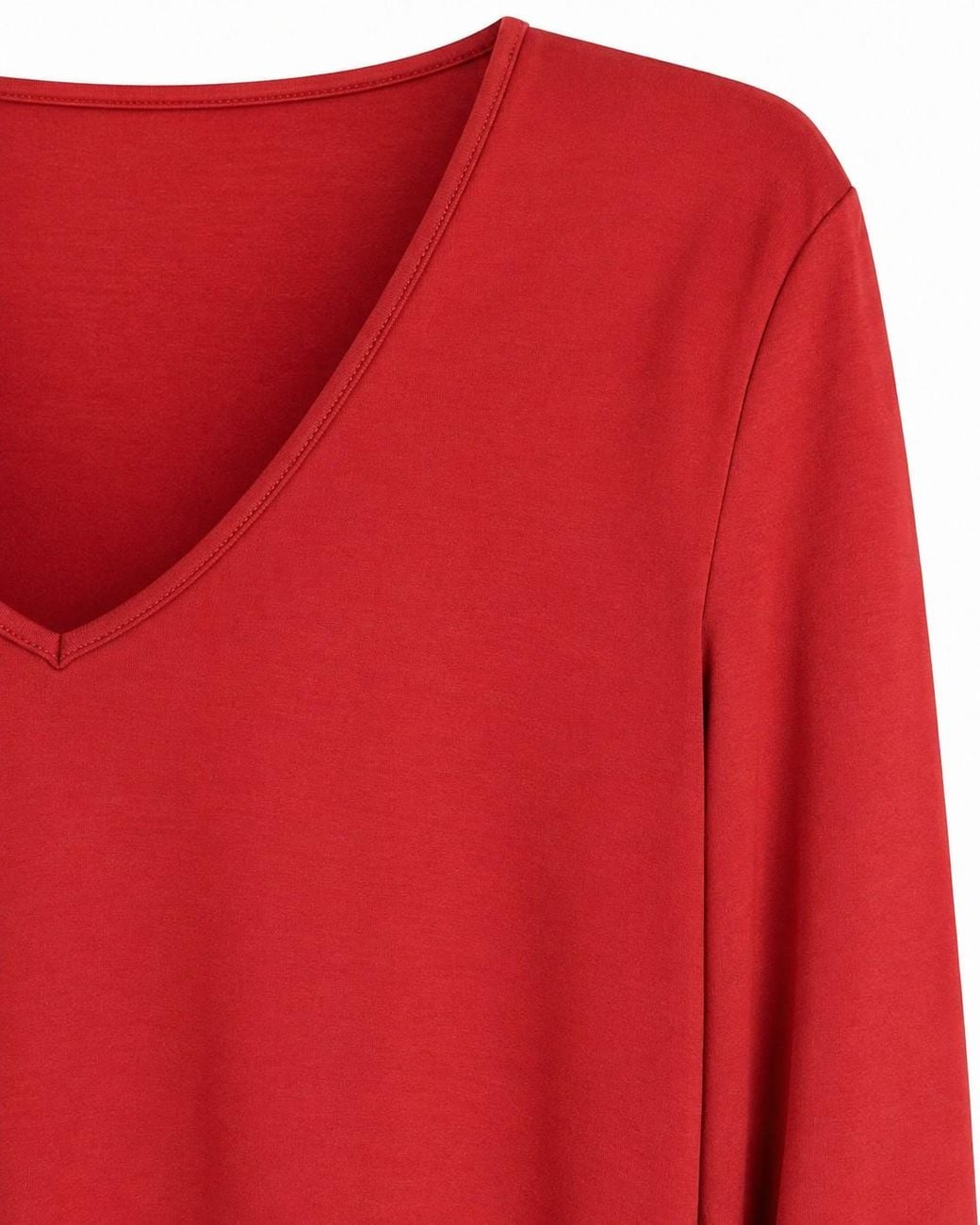 Conquista Red Refined V-Neck Long Sleeve Top