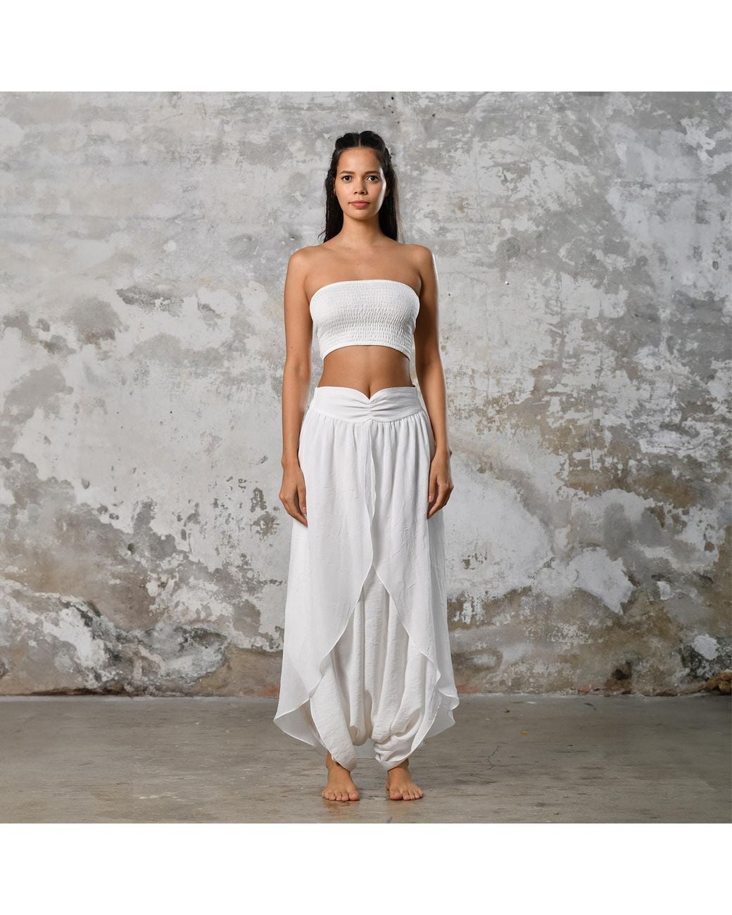 Zhenabia White Gaia Salvar