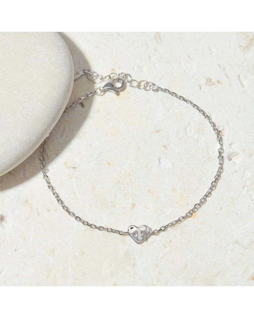 Muru Metallic Tiny Heart Bracelet