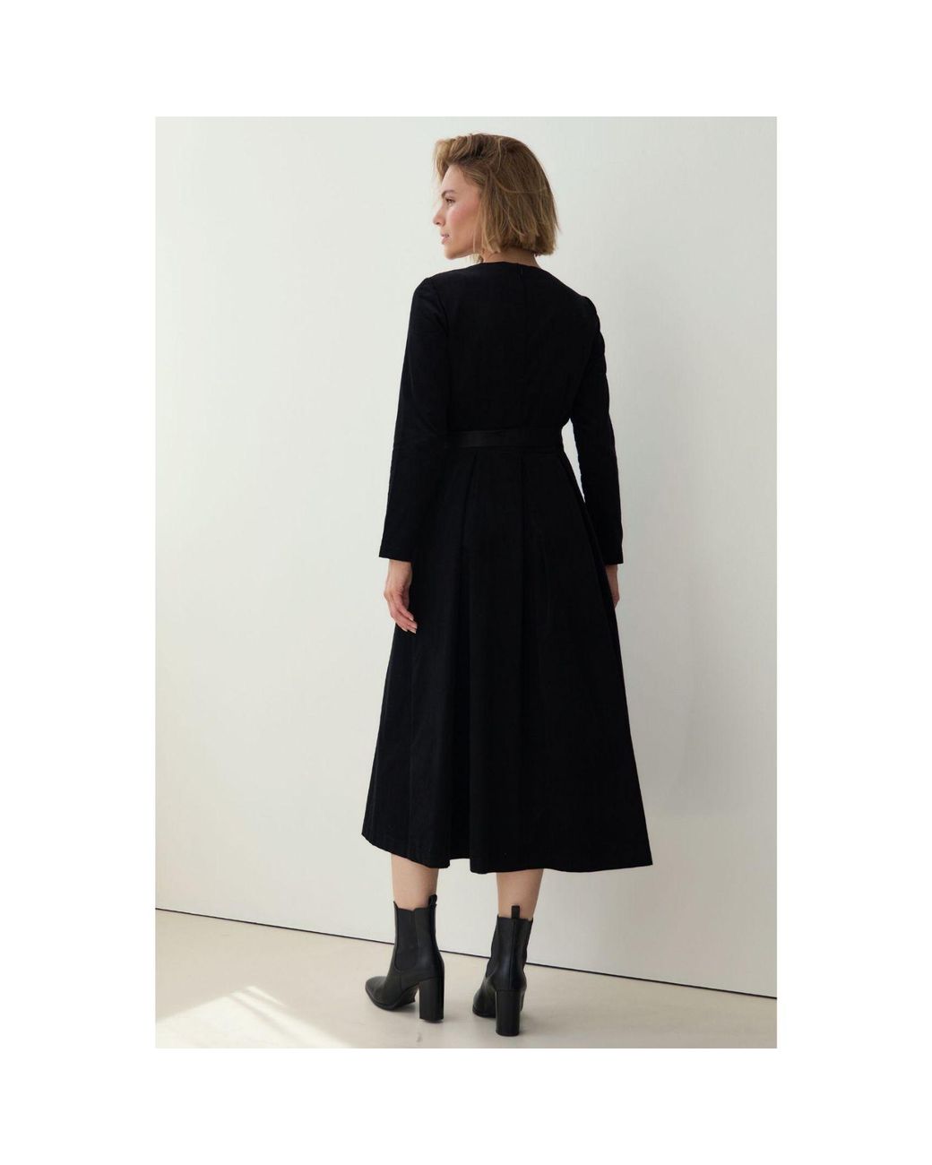 Marianna Déri Black Corduroy Belted Dress