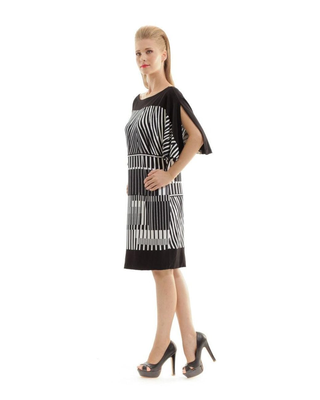 Conquista Black Straight Print Dress