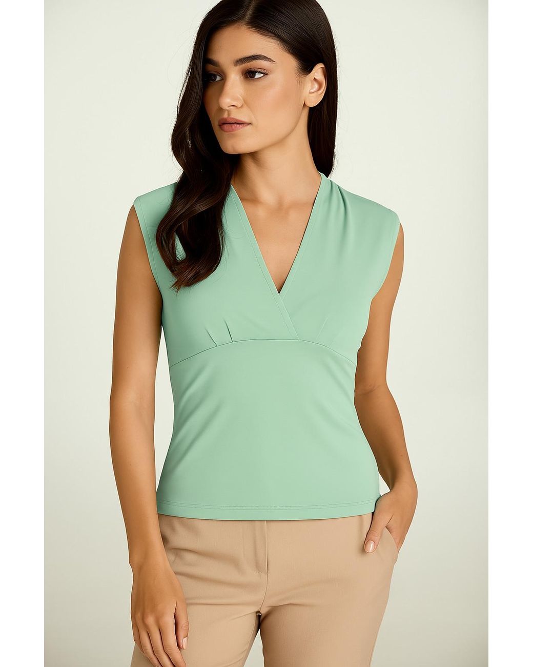Conquista Green Sleeveless V-Neck Fitted Top – Soft Viscose-Blend Fabric