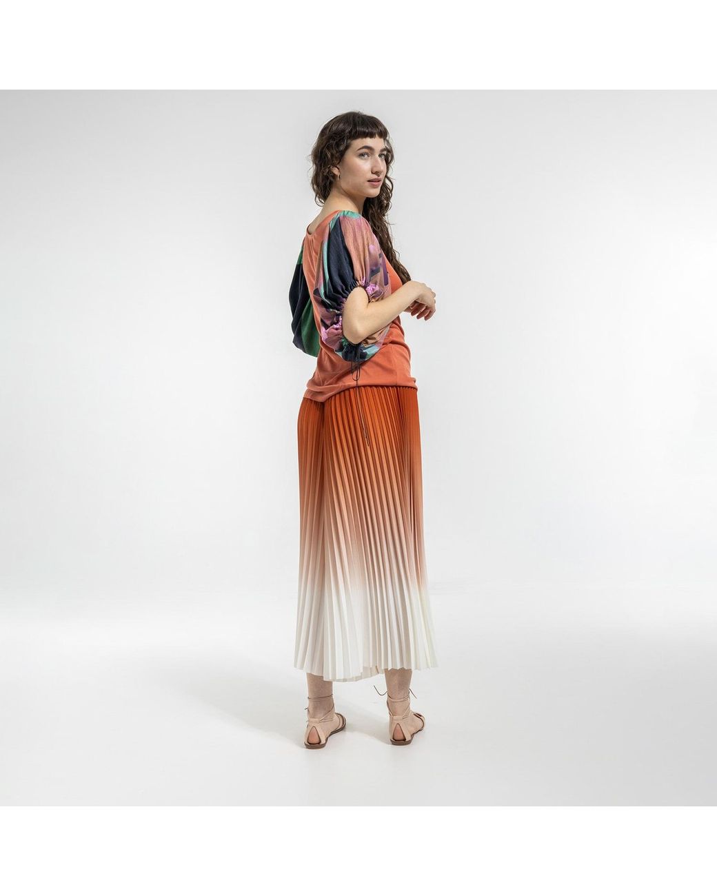 ARTISTA Orange Ivy Shape Top