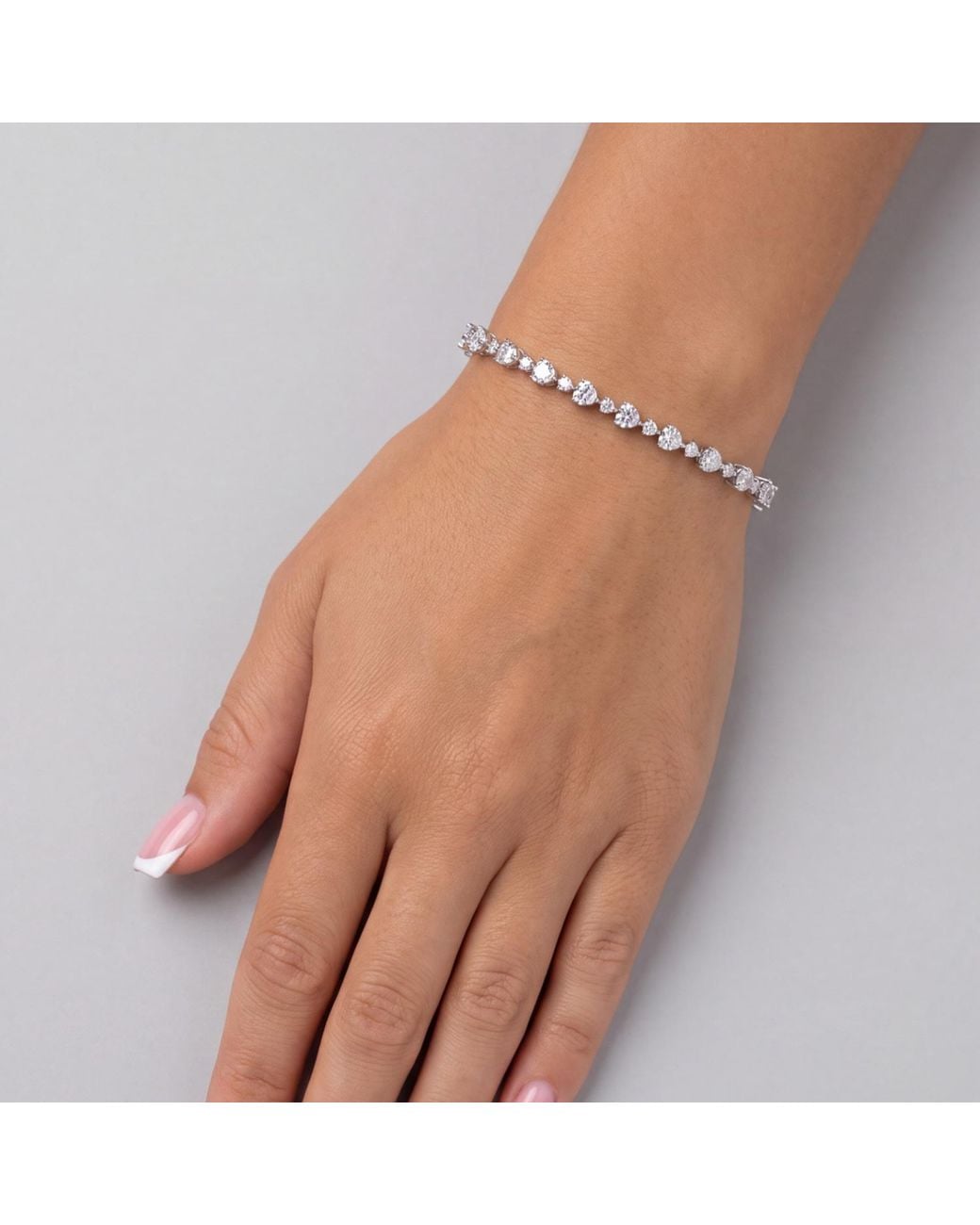 Latelita London Metallic Asscher Cut Heart Tennis Bracelet Moissanite