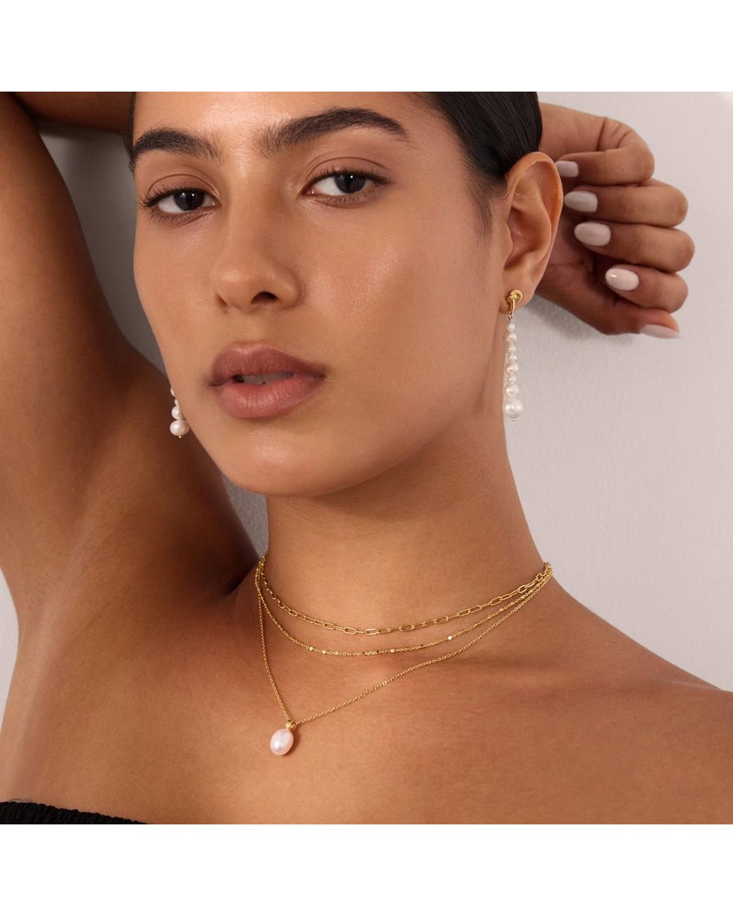 Vanhi Metallic Freshwater Pearl Necklace
