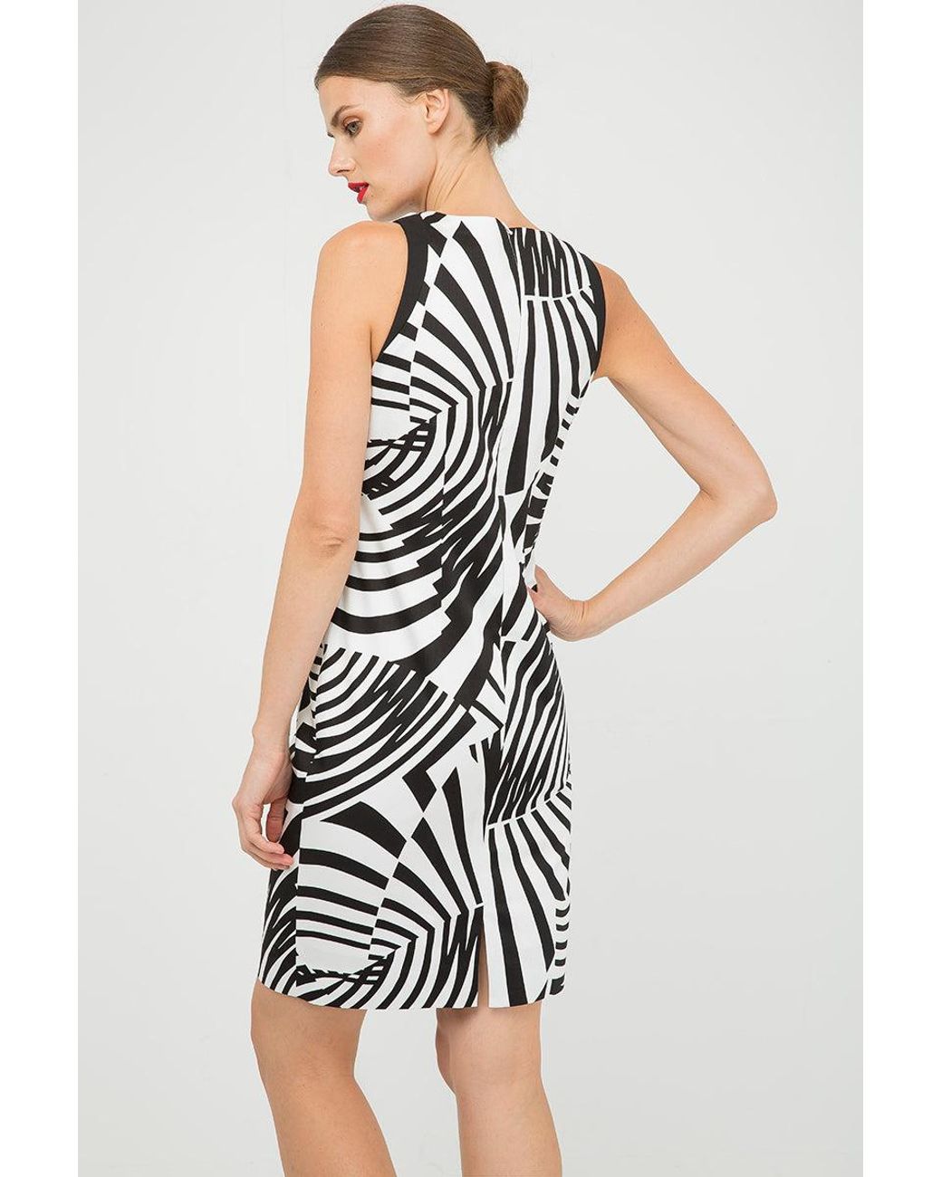 Conquista Black Fitted Sleeveless Print Dress