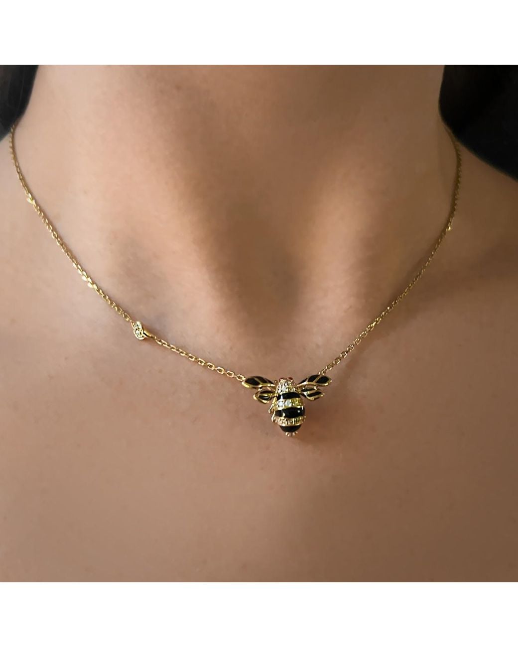 SALLY SKOUFIS Metallic Queen Bee Necklace With Made Cz Diamond Stimulant & Enamel 18K Vermeil