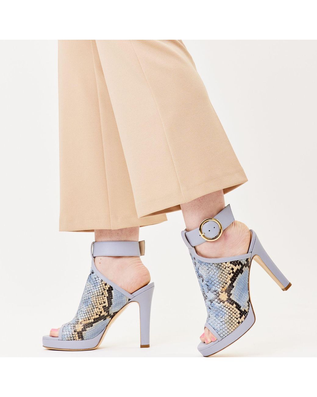 Moon D'elle White Orbita Sandals