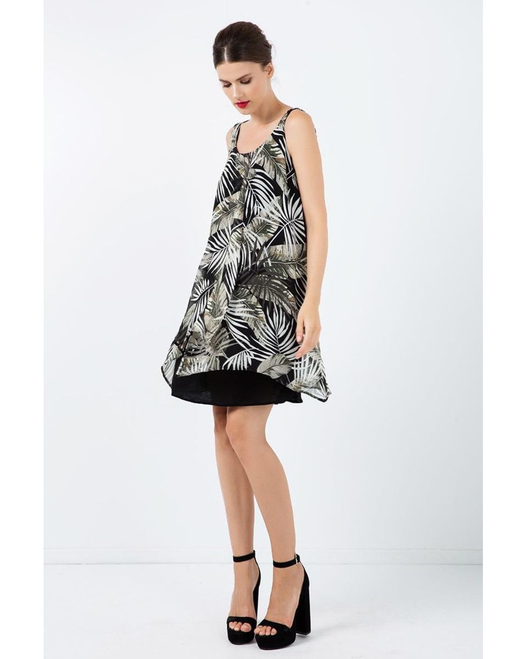 Conquista Black Sleeveless Print Chiffon Dress With Layers