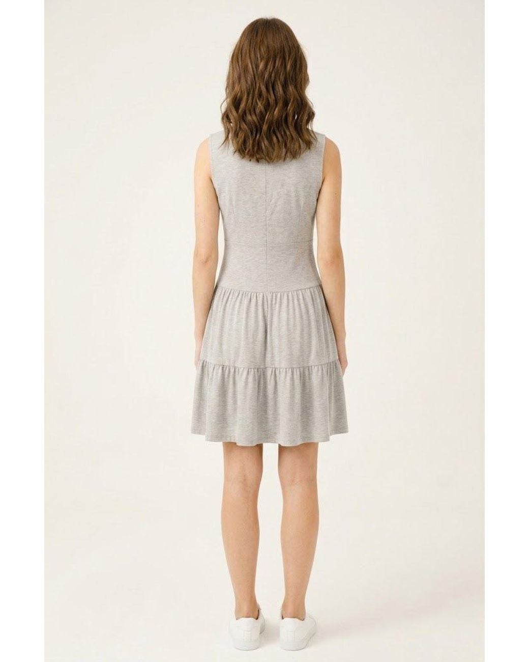 Conquista Gray Sculpted Waist Tiered Dress