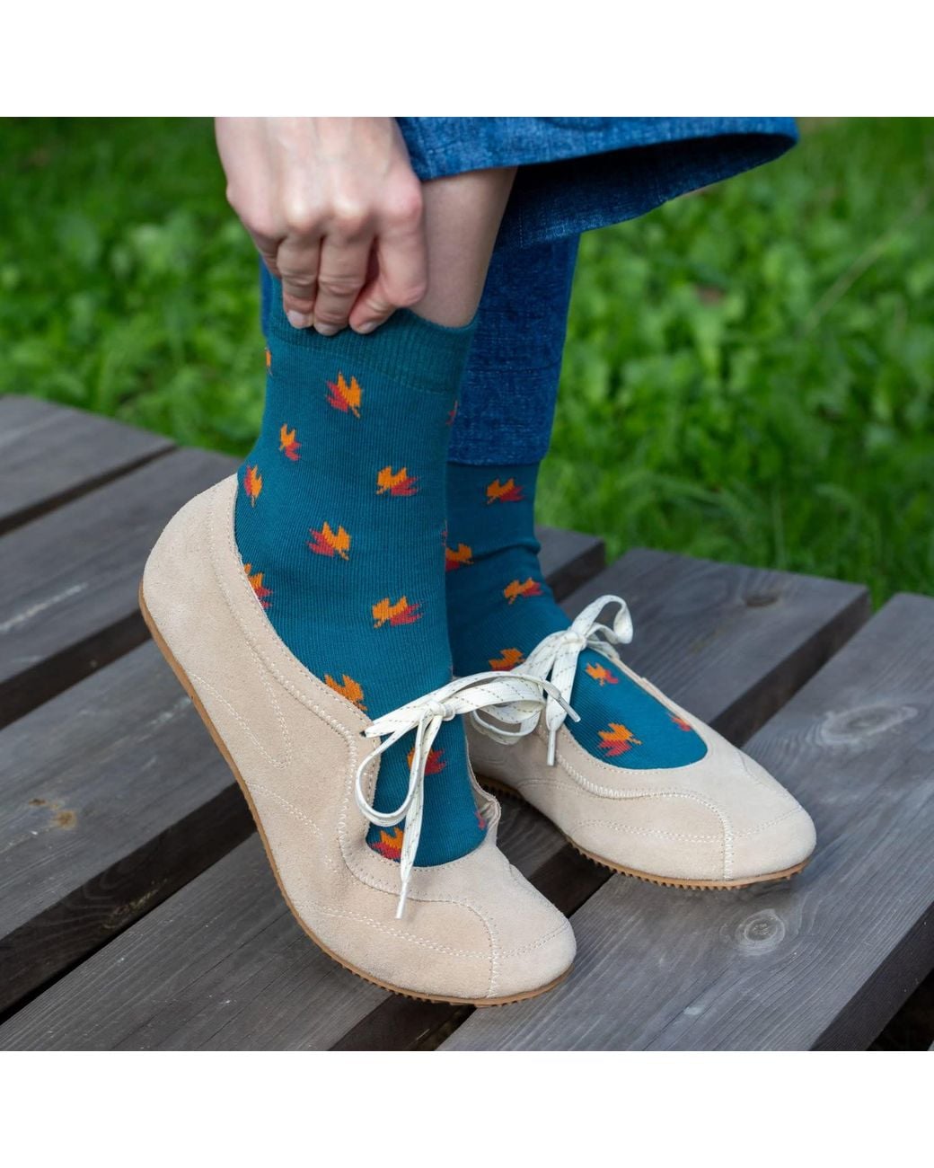 Peper Harow - Made in England Blue Maple Leaves Socks