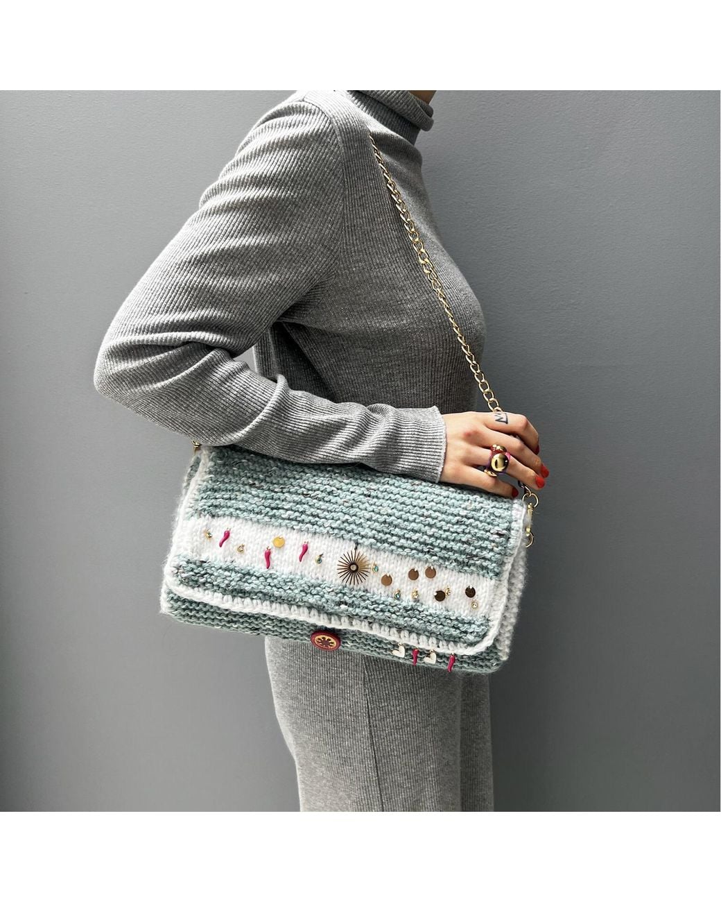 Hilo De Mar White Feito A Hand Knitted Bag With Charms