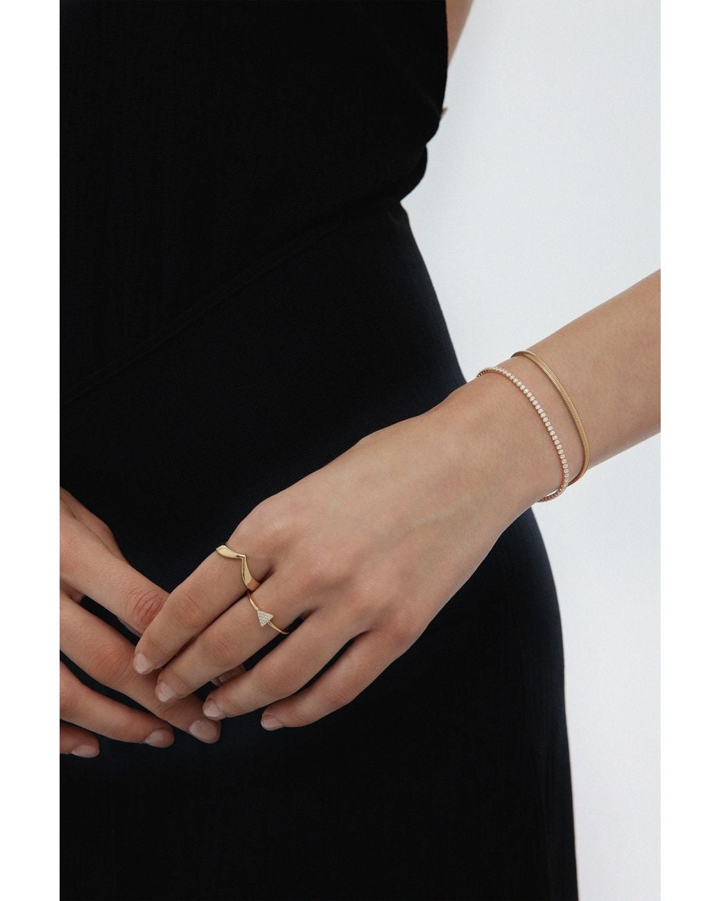 Vanhi Metallic Estelle Herringbone Chain Bracelet