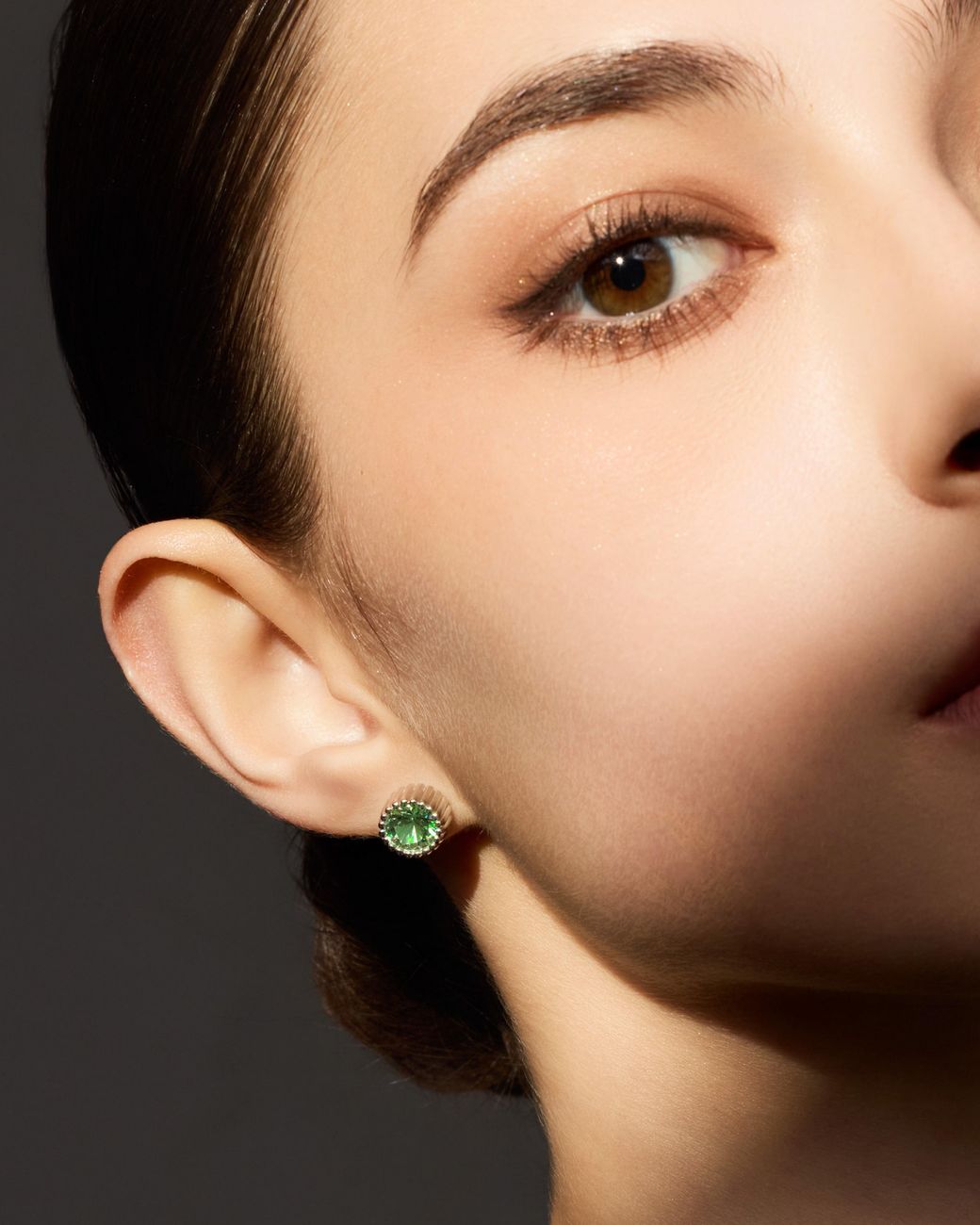 Arte Madrid Green Cruz Bezel-Set Round Stud Earrings