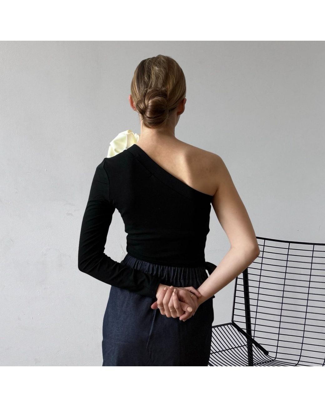 London Atelier Byproduct Black One Sleeve Top With Flower Pin