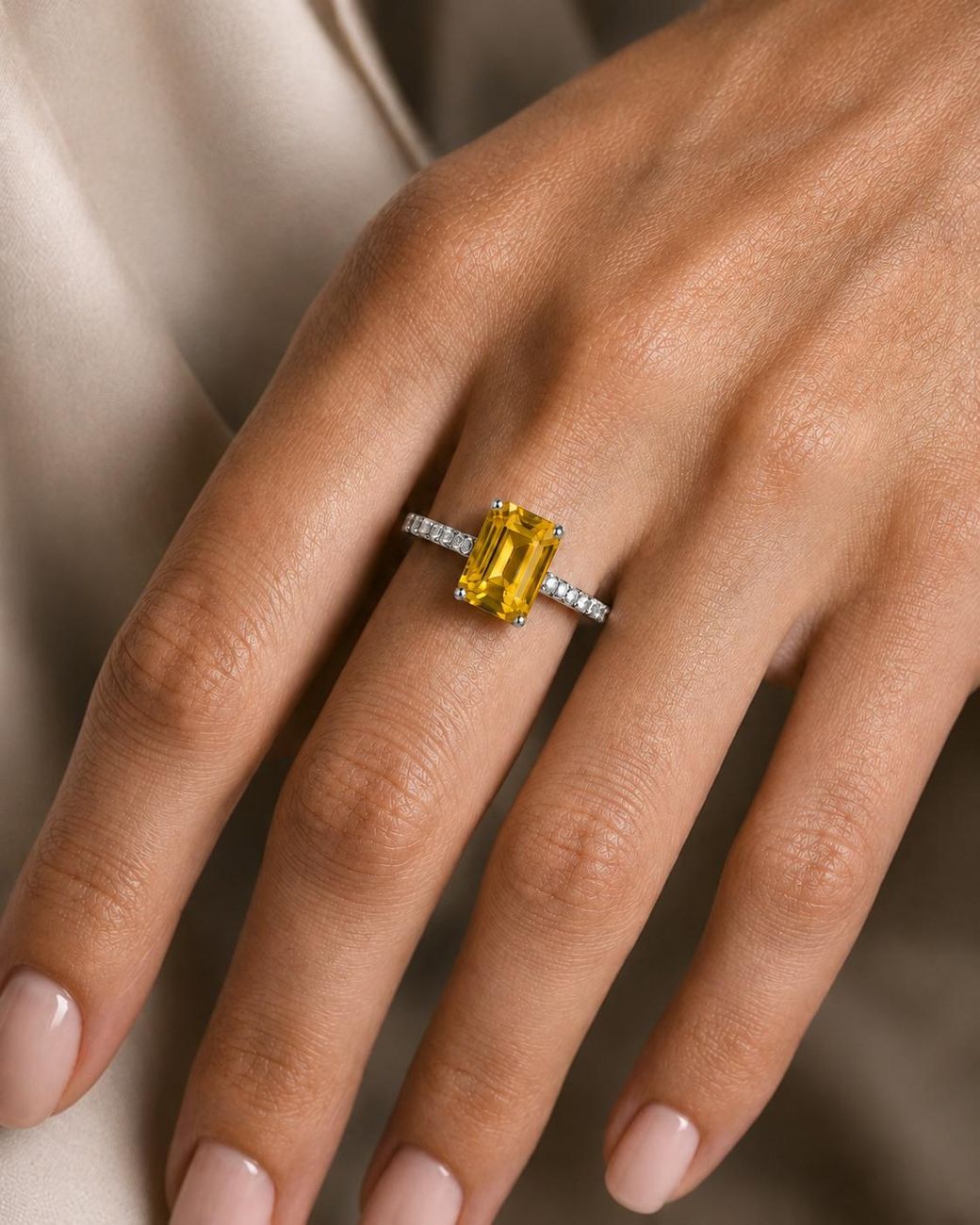 Juvetti Metallic Soli Sapphire Emerald-Cut Pavé Ring