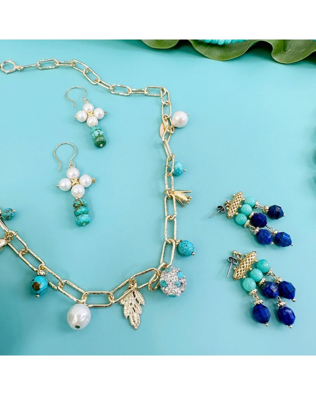 Farra Metallic Chain With And Pearls Necklace