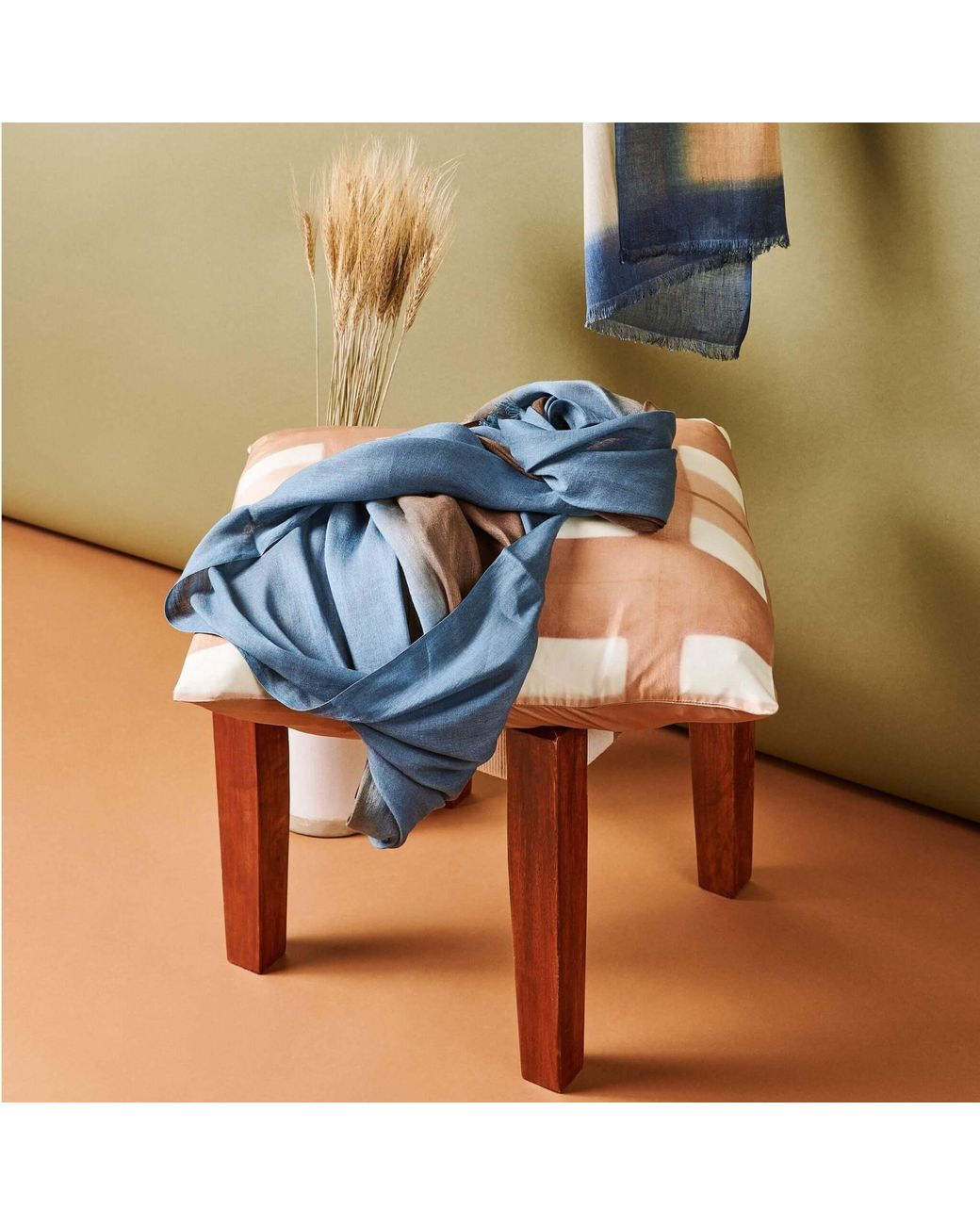 Variously Blue Mahogany Sky Ombre Linen Silk Handloom Scarf