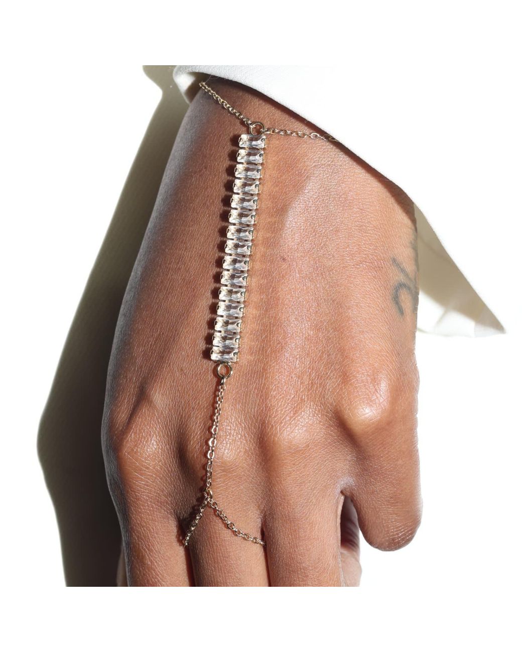 Studio Baloge Metallic Gesture Hand Chain