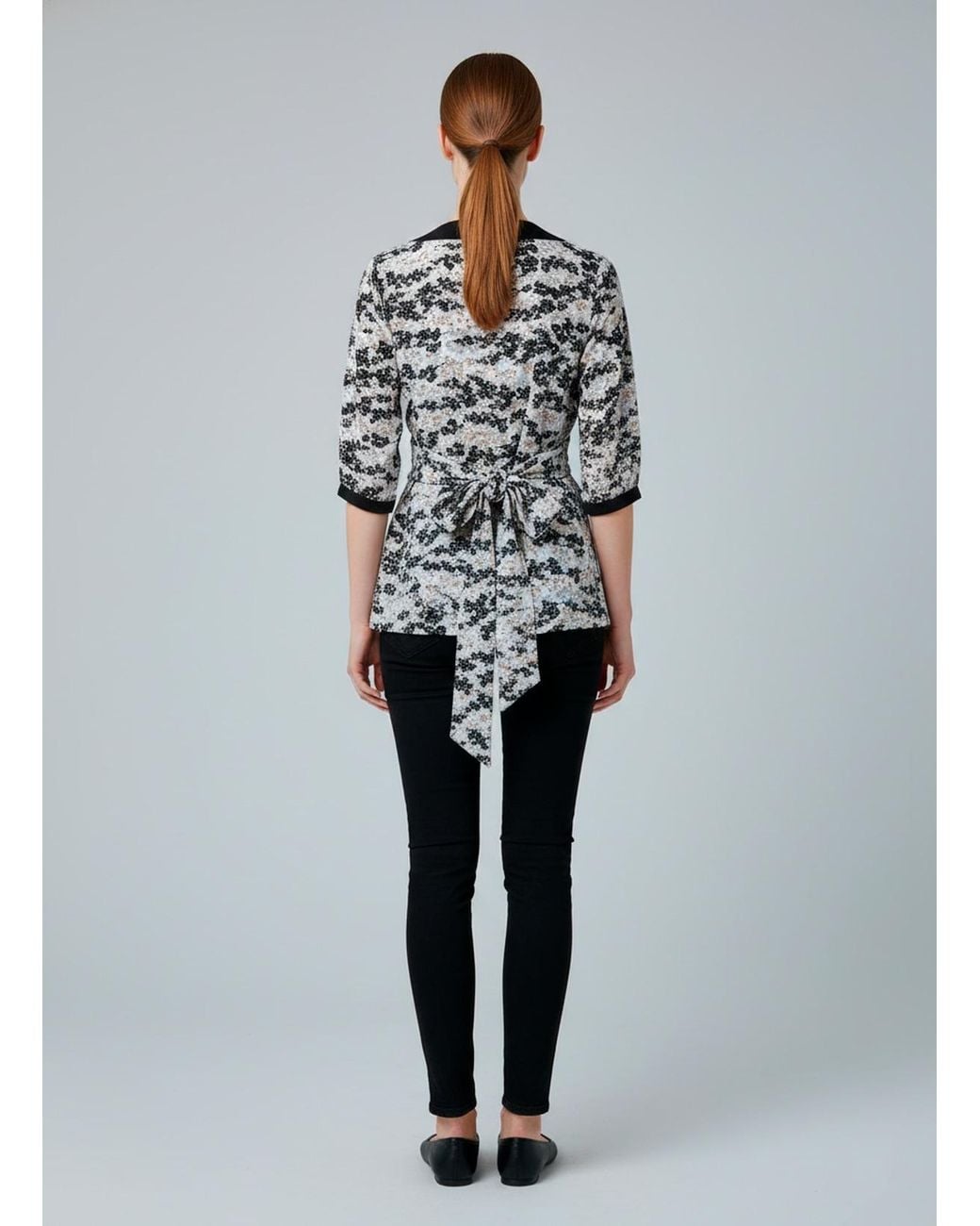 Conquista White Printed V-Neck Top With Contrast Trim & 3/4 Sleeves