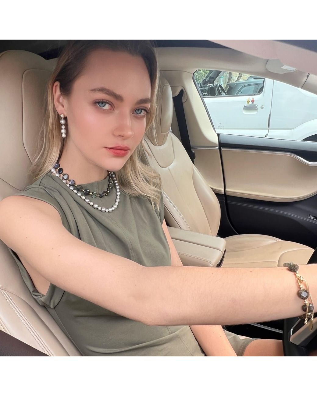 Farra Metallic Classic And Natural Freshwater Pearls Necklace