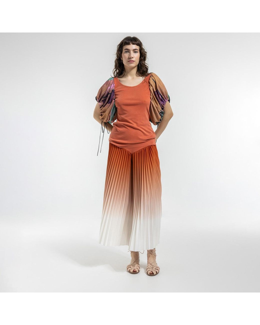 ARTISTA Orange Ivy Shape Top