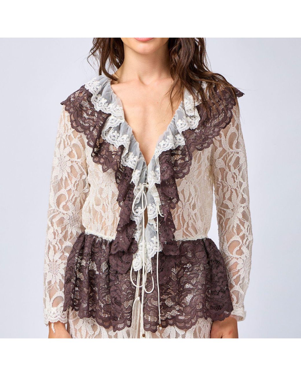 GLAM ON YOU White Volante Robe