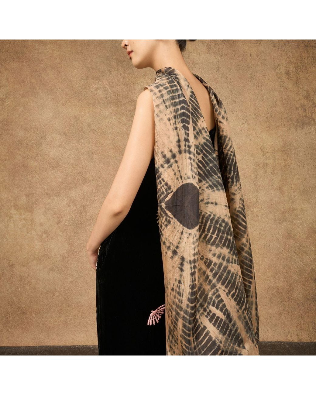 Silk and Bears Metallic Natural Sand & Charcoal Mulberry Silk Scarf – Everyday & Gift Wrap