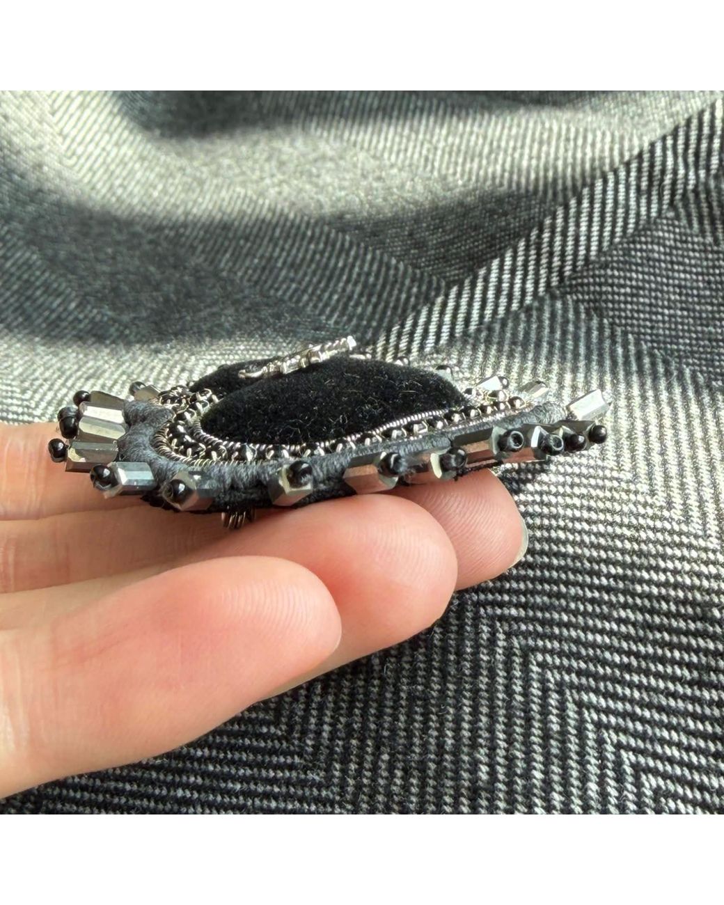 VETKA Black Heart Brooch – Velvet Night