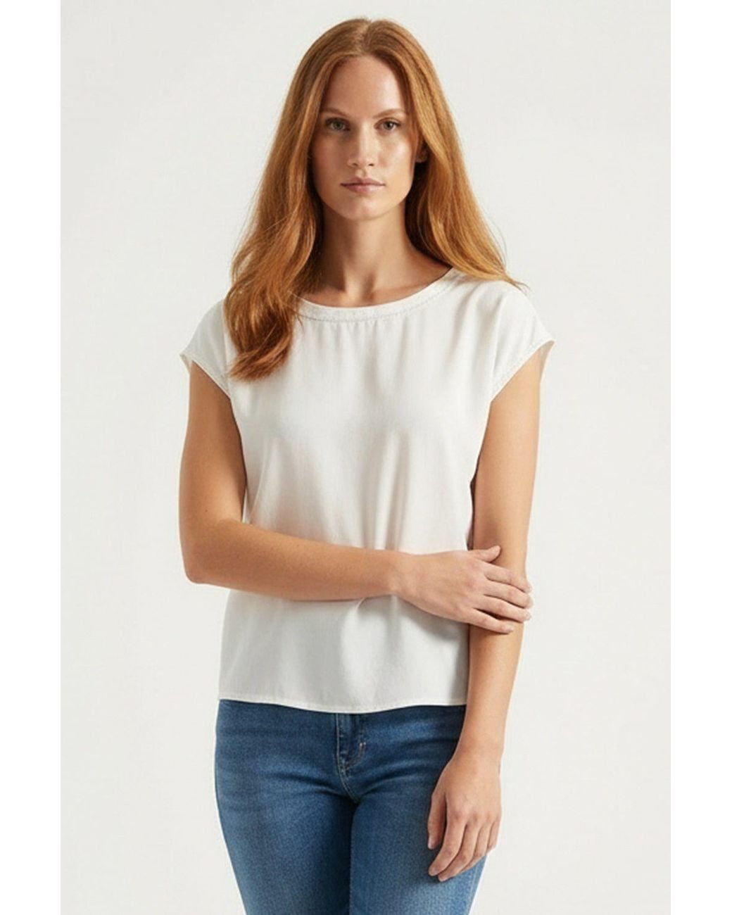 Exquise White Basic Crew Neck T Shirt