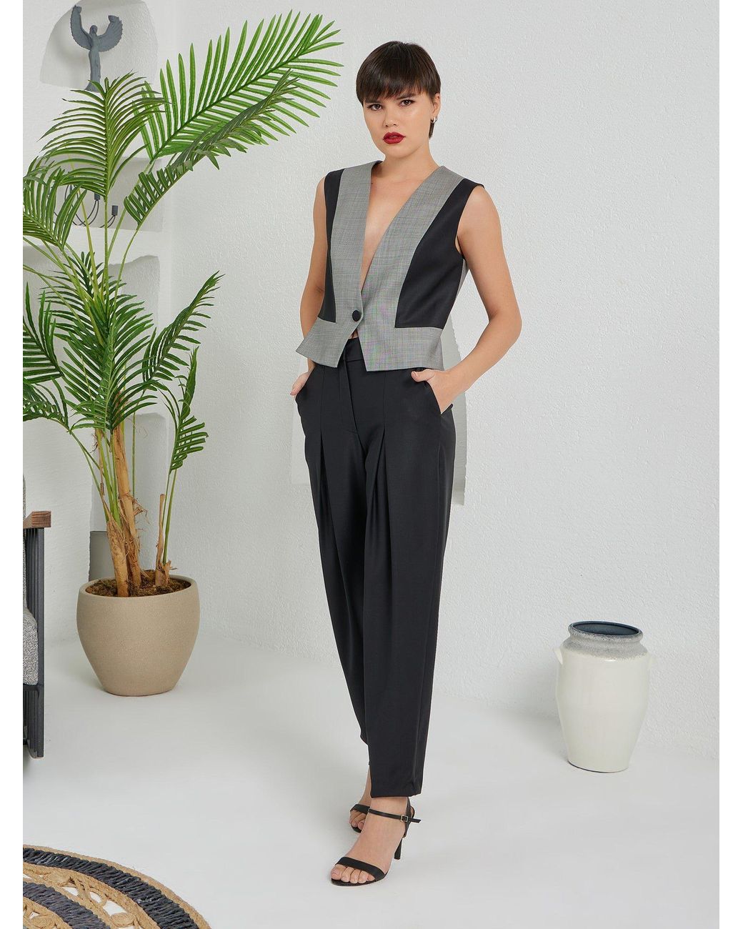 Lumina Eligma Black V Button Vest
