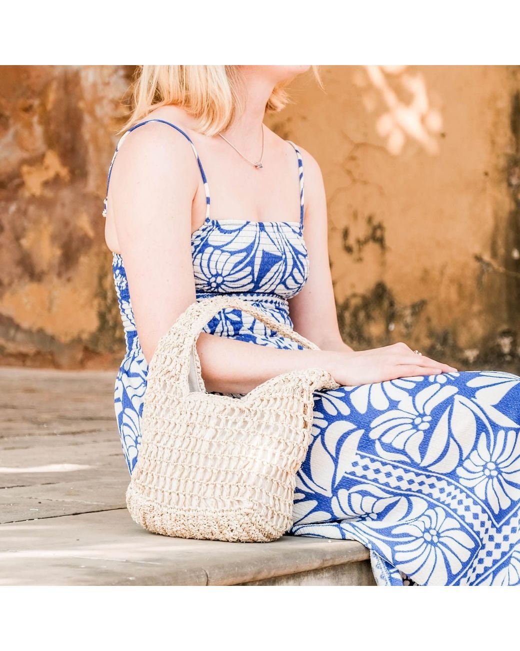 LIKHÂ White Neutrals Handwoven Raffia Hobo Bag – Poste Weave