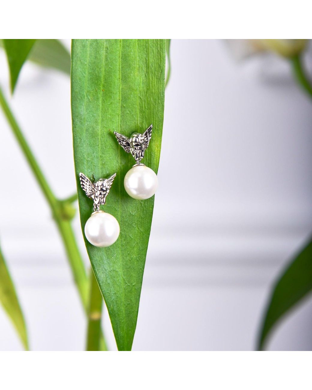 Ogé Jewelry Metallic Ascend Pearl Earrings
