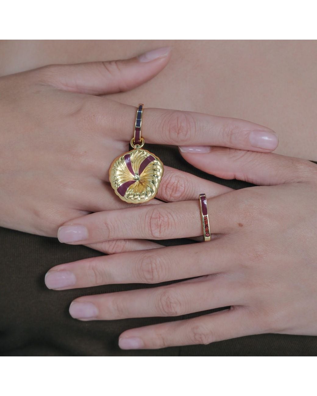 Onia Metallic Halo Form Charm