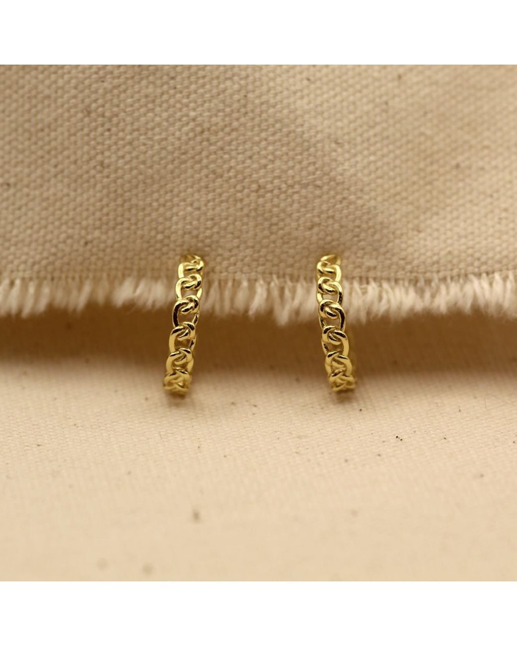 VicStoneNYC Fine Jewelry Metallic Chain Pattern Desgin Hoop Earrings