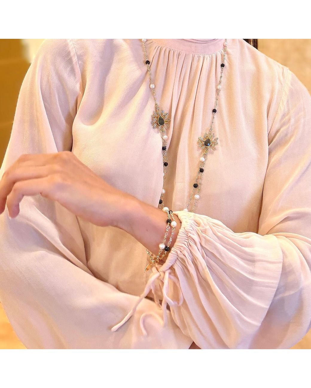 Farra Metallic Obsidian And Freshwater Pearl Double Layers Magnetic Clasp Bracelet