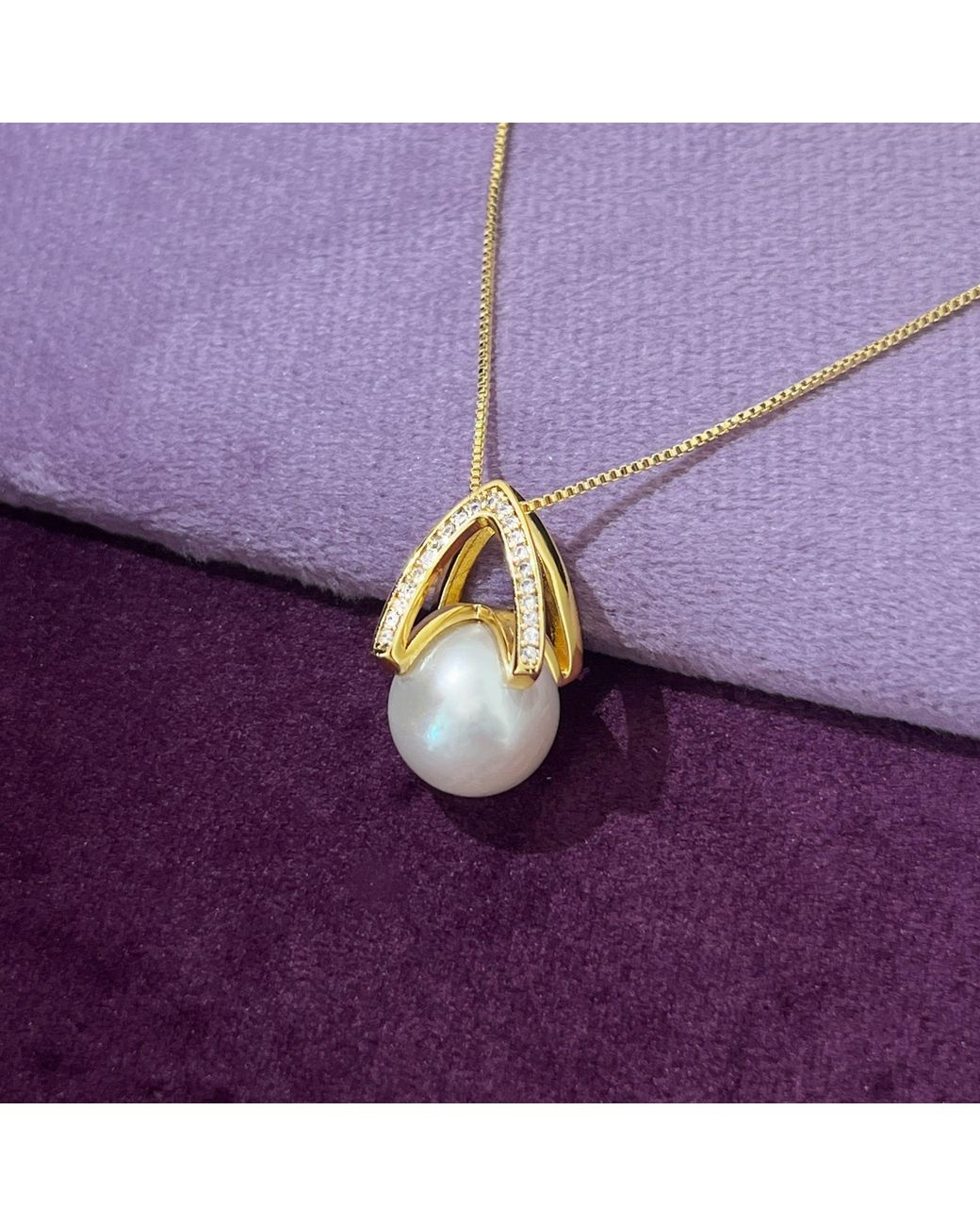 Ninemoo Metallic Arché Pearl Necklace