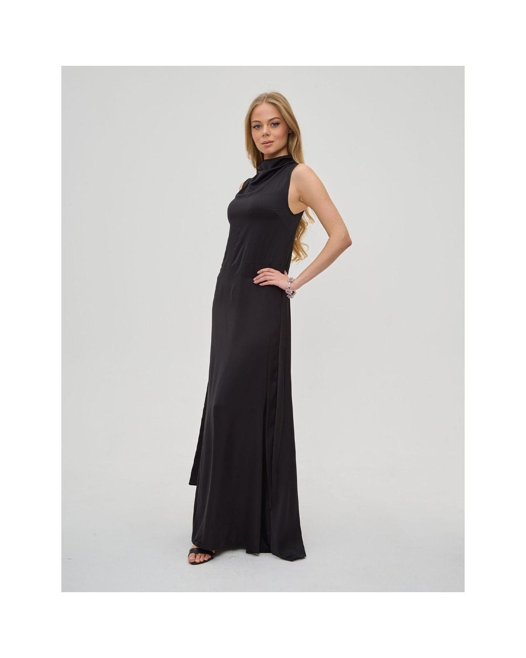 Mymokondo Black Curly House High Collar Transformable Dress