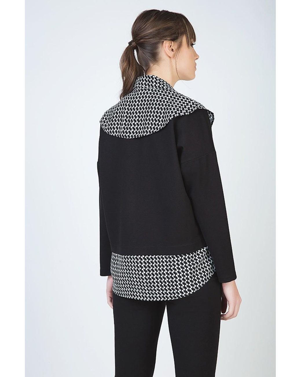 Conquista Black Houndstooth & Button Detail Long Sleeve Top With Optional Shirt Collar By Fashion