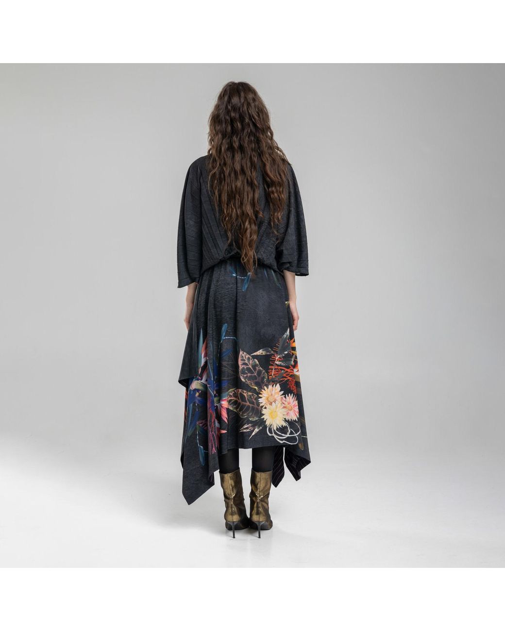ARTISTA Black Pleated Tie-Belt Blouse