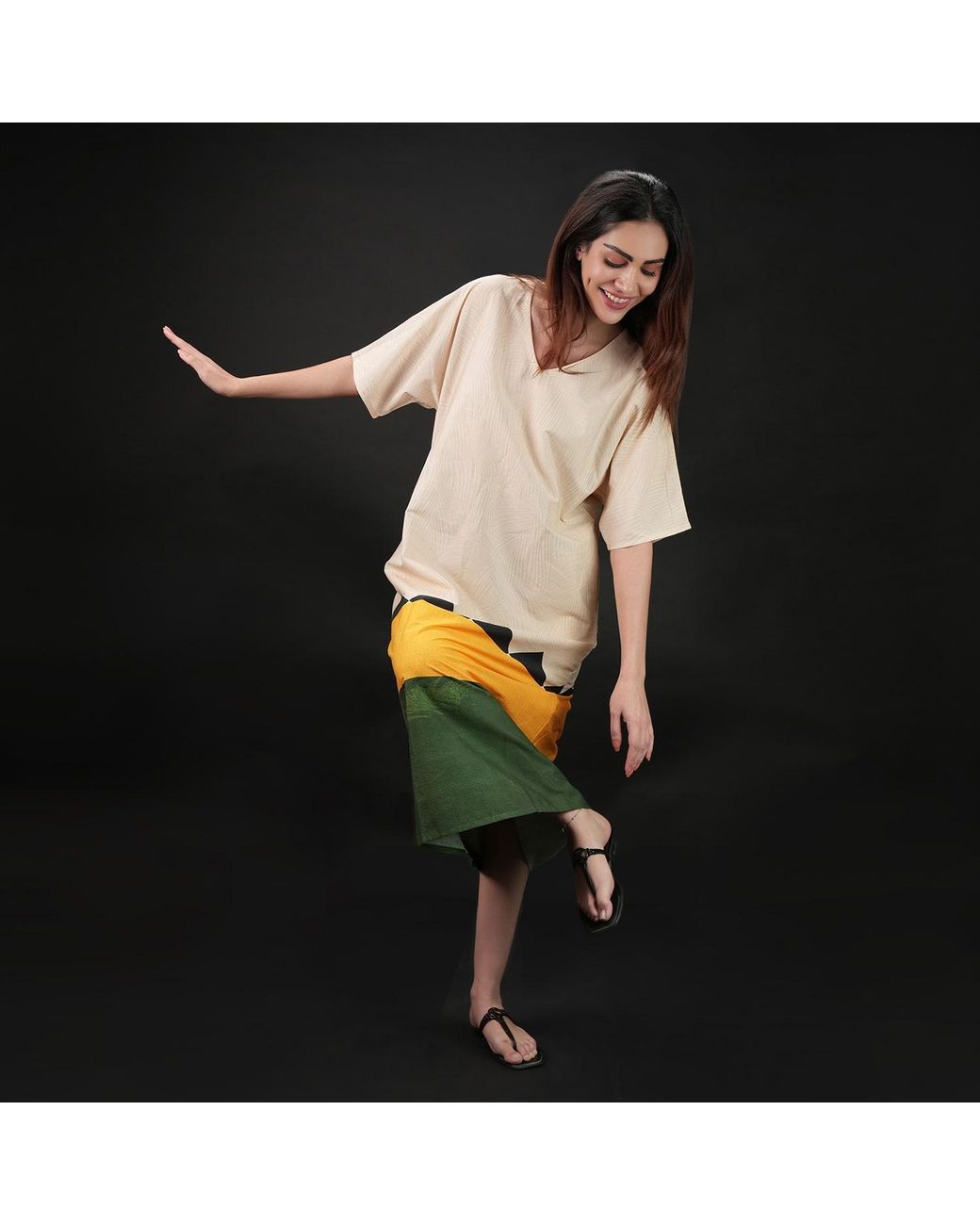 DHARA SHETH DUBAI Yellow Beyond The Horizon Long Cotton Kaftan Dress With Pockets