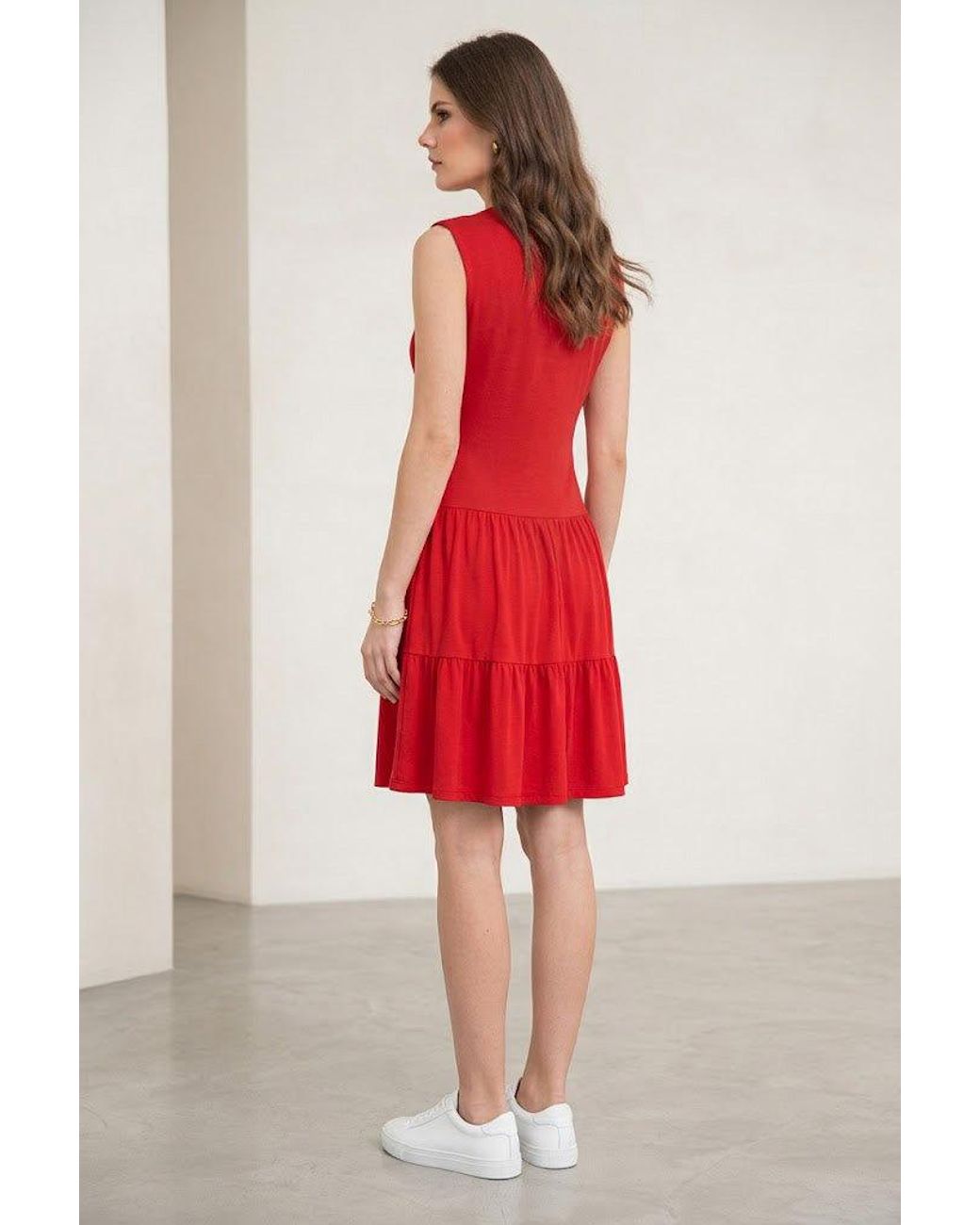 Conquista Sleeveless Tiered V-Neck Dress