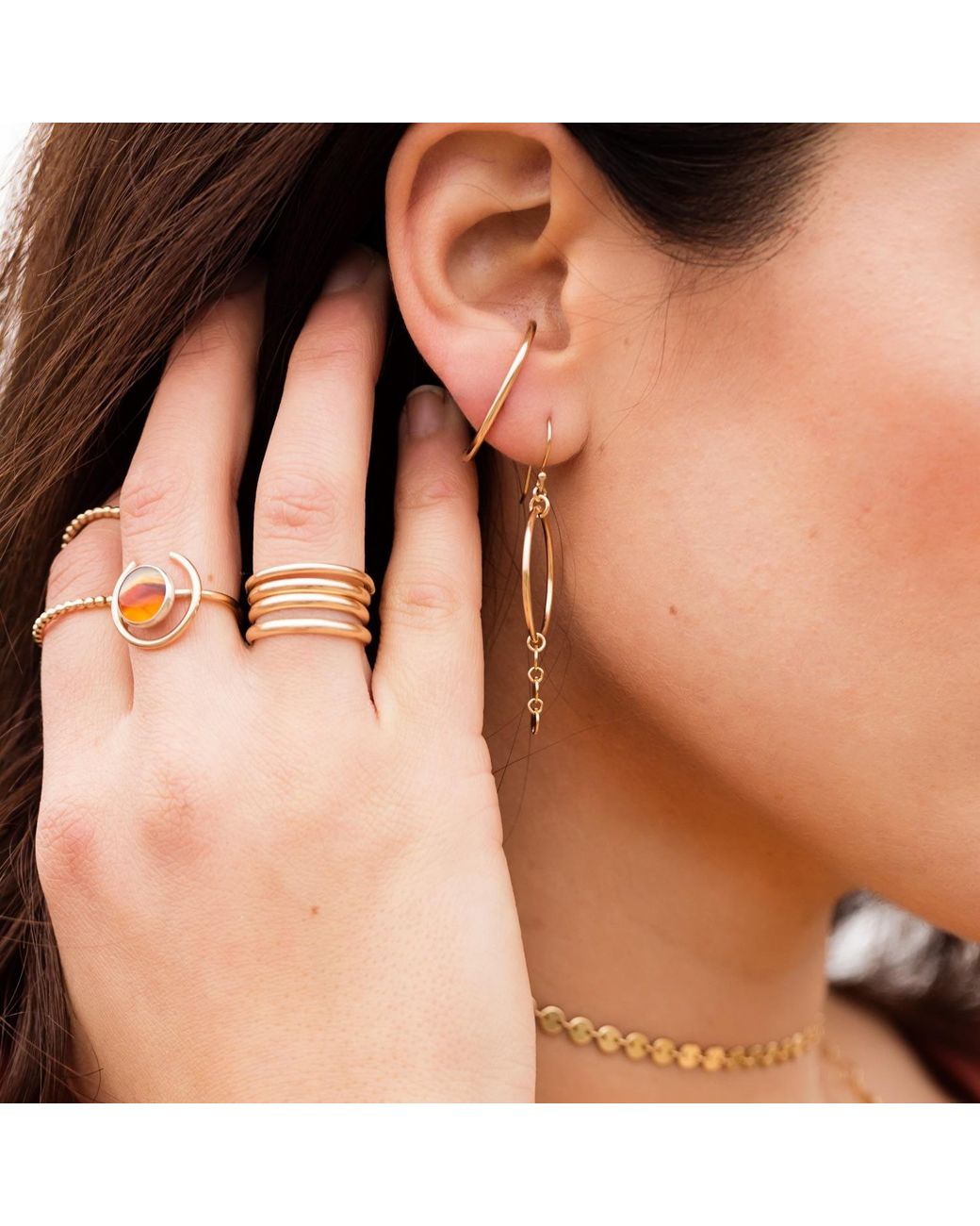 Glamrocks Jewelry Metallic Minimalist Ear Suspension Hoop