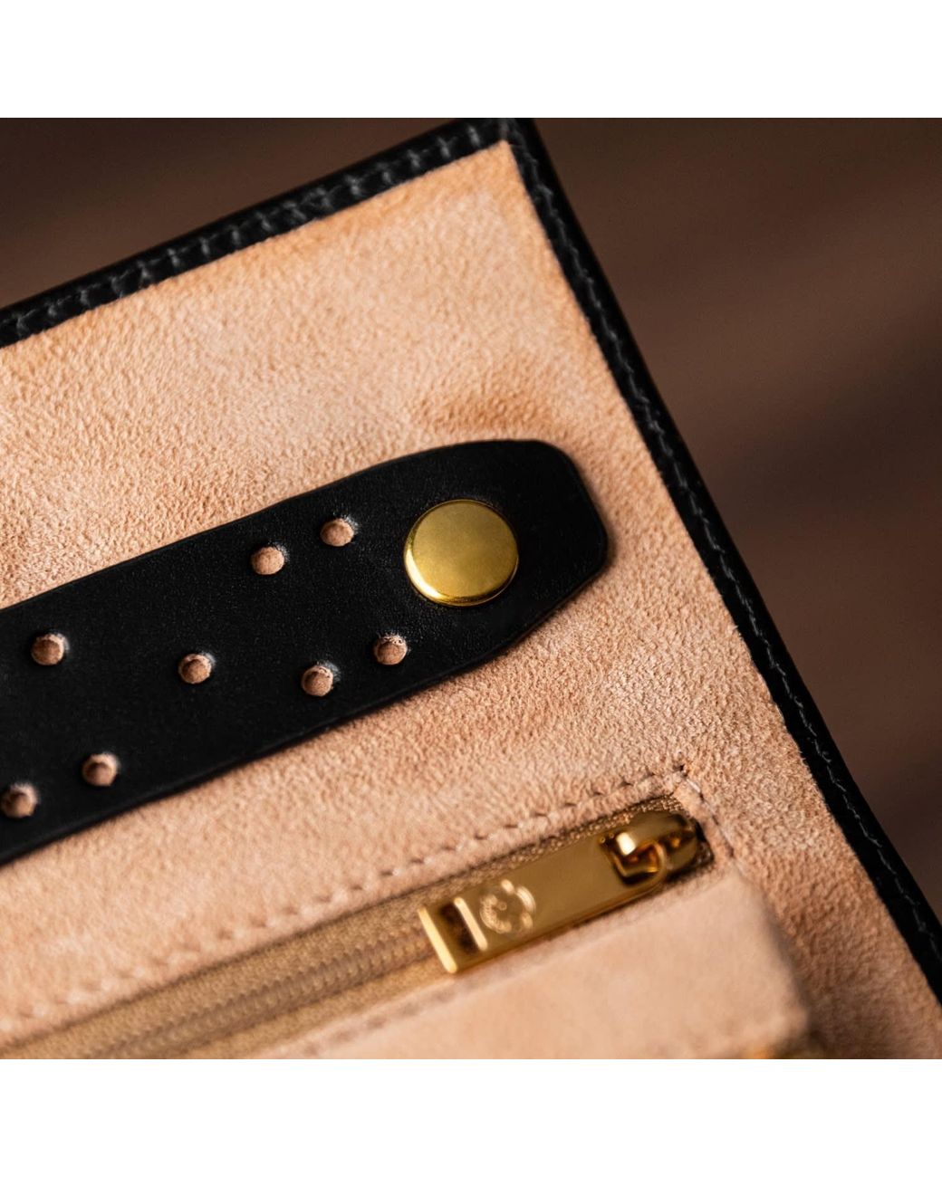 Time Resistance Black Leather Jewelry Case