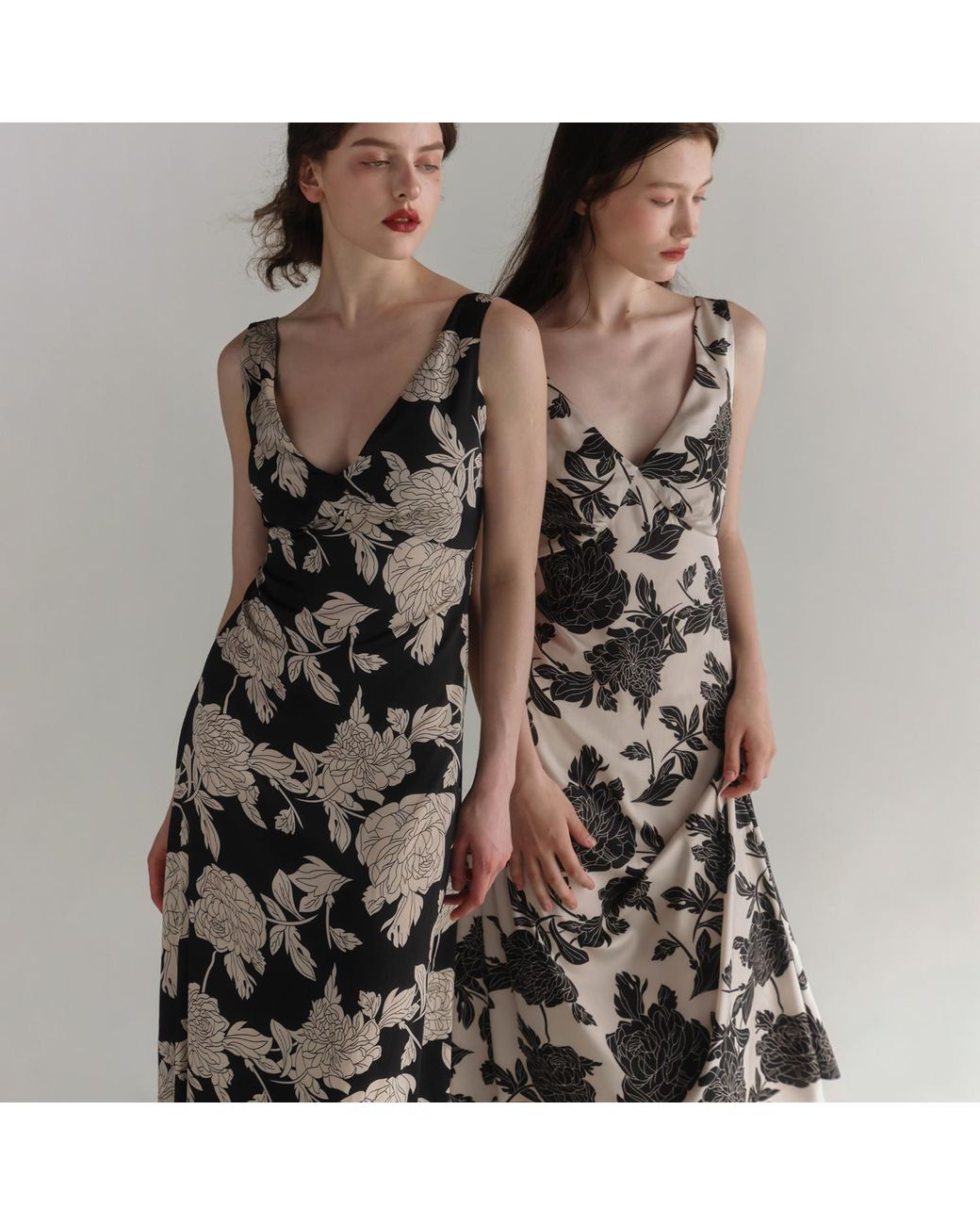 Belsize25 Black Sicily Day & Night – Floral V-Neck Satin Midi Dress With Flowers