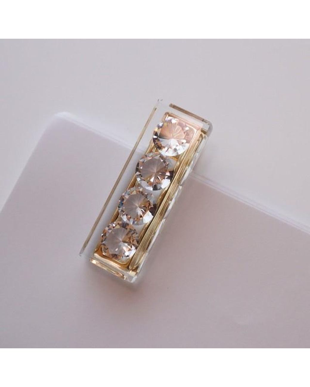 Iostudio White Jewelry Clip Happiness