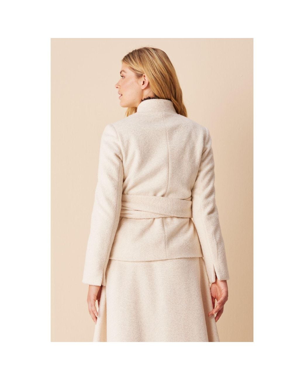 Marianna Déri White Wrap Jacket Creme